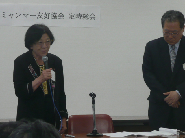新役員の挨拶（右：足立会長、左：森副会長）